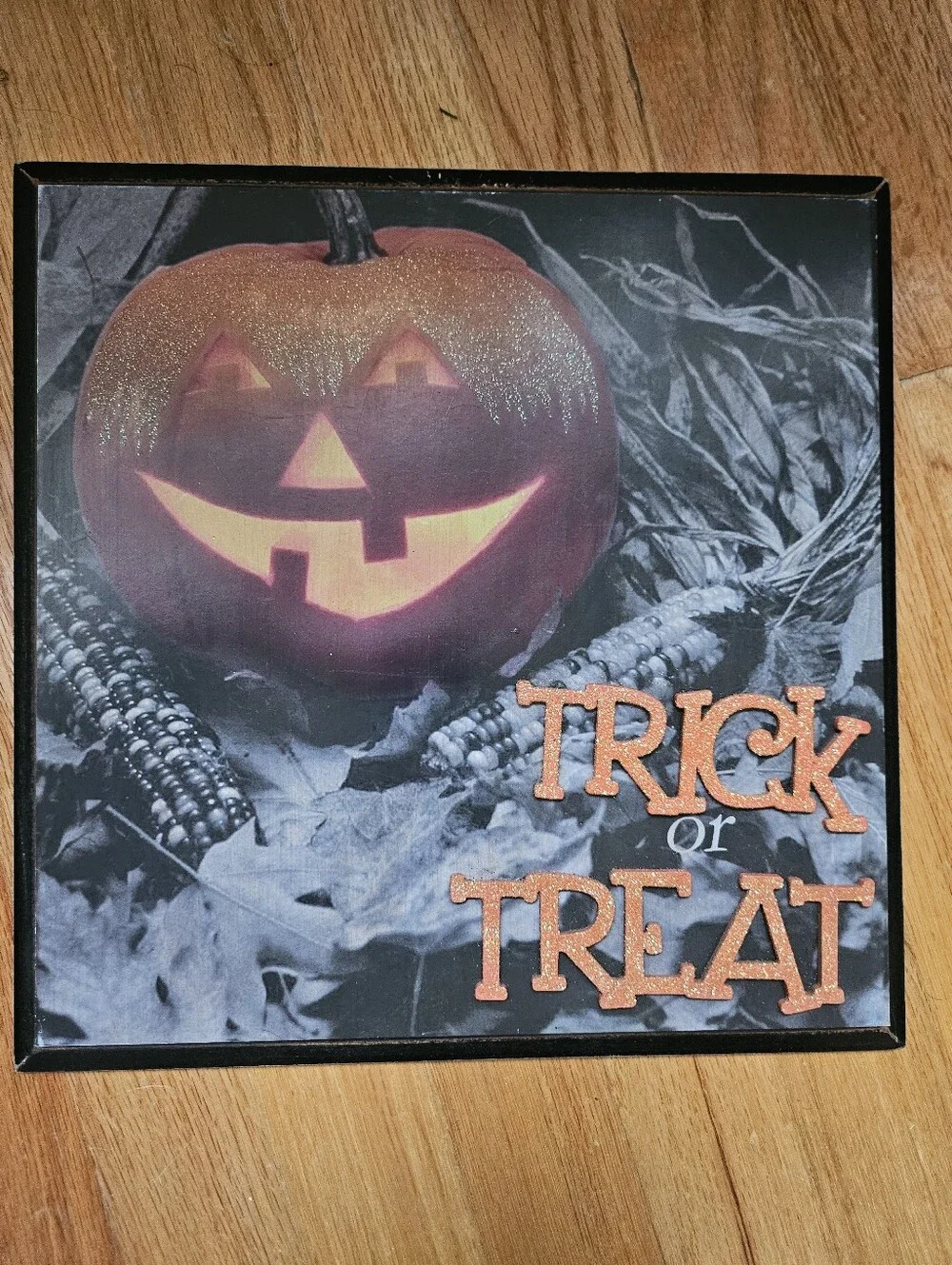 Halloween Pumpkin 'Trick or Treat' Wall Decor